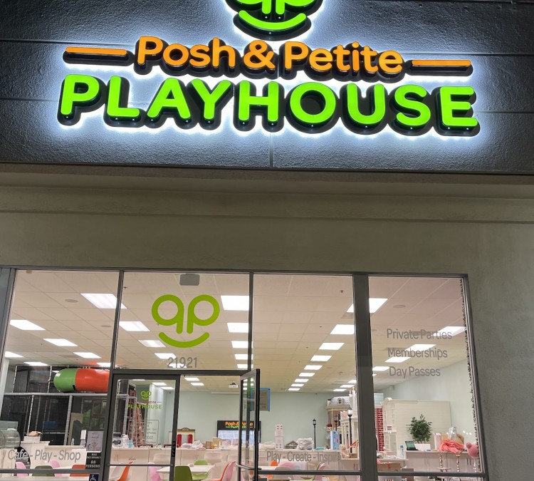 Posh & Petite Playhouse (Woodland&nbspHills,&nbspCA)